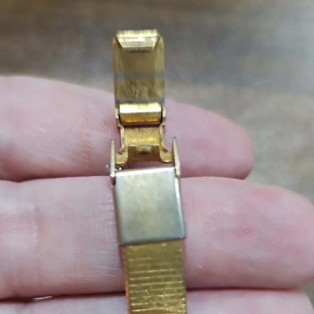 Seiko Gold-Tone Quartz Timepiece